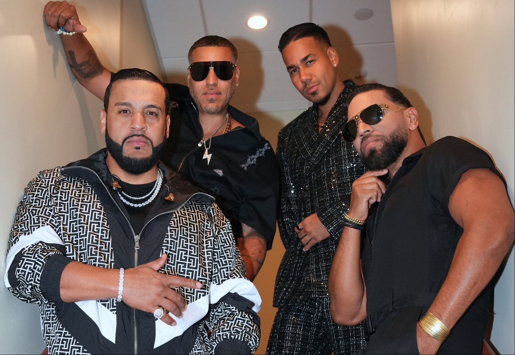 Romeo Santos y el grupo Aventura