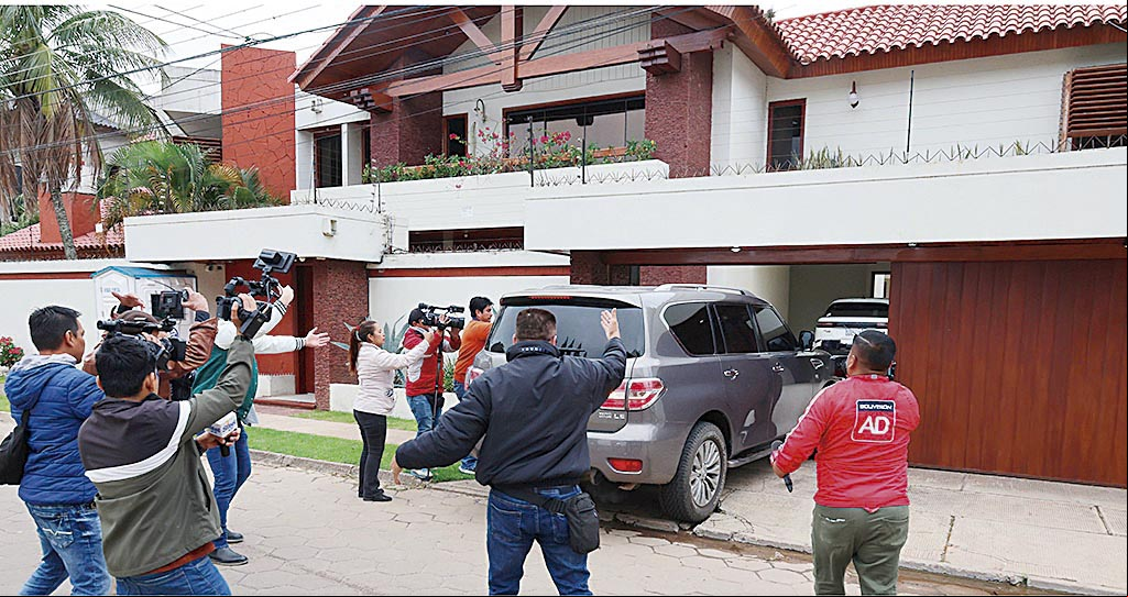 Reuniones en la casa de Jhonny Fernández/ Foto: Fuad Landivar