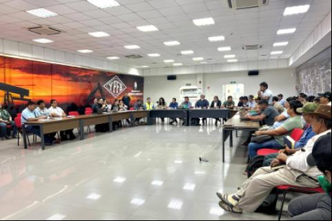 Reunión entre el Gobierno y los pobladores de San Julián y Concepción 
