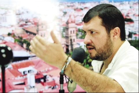 Stello Cochamanidis dice que proviene de las bases y considera que los cruceños deben retomar la protesta para hacerse escuchar