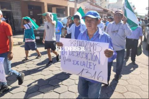 Paro multisectorial: sectores protestan en las entidades públicas /Foto: Juan Carlos Torrejón