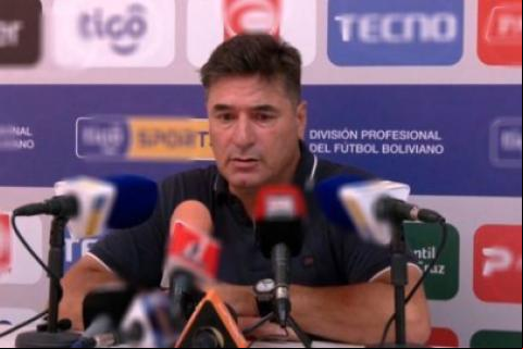 Marcelo Straccia, DT de Royal Pari.