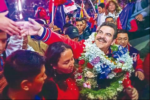 Manfred Reyes Villa en campaña
