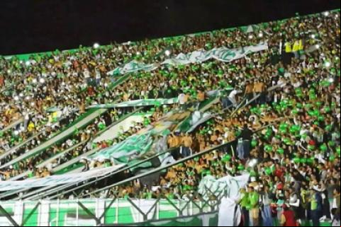 Los hinchas de Oriente en el Tahuichi