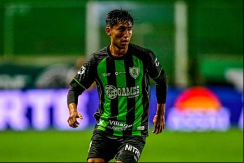 Terceros en un partido del América MG.