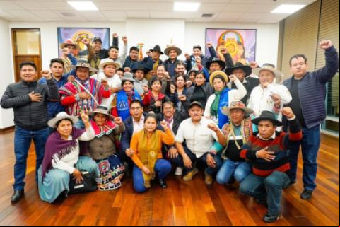 El presidente Luis Arce, los dirigentes evistas y del Pacto de Unidad, celebran el nombramiento de Eduardo Del Castillo como candidato a la presidencia