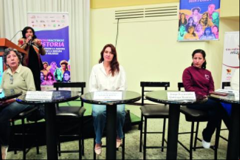 Mujeres políticas, durante un evento en el que 200 líderes plantean una Bolivia más justa y democrática. El encuentro fue organizado por la Coordinadora de la Mujer