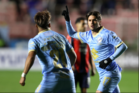 Patricio Rodríguez celebra tras marcar ante Cerro Porteño en La Paz. Foto. EFE