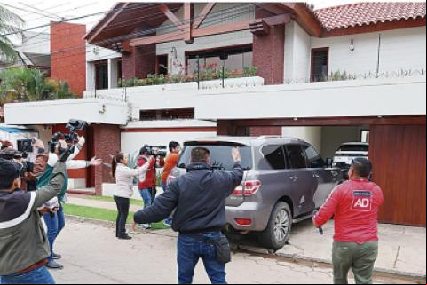 Reuniones en la casa de Jhonny Fernández/ Foto: Fuad Landivar