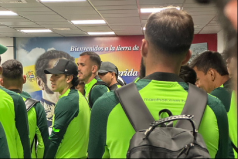 Jugadores de la Verde en el Aeropuerto de Maturín. Foto. Pedro De Ugarte 