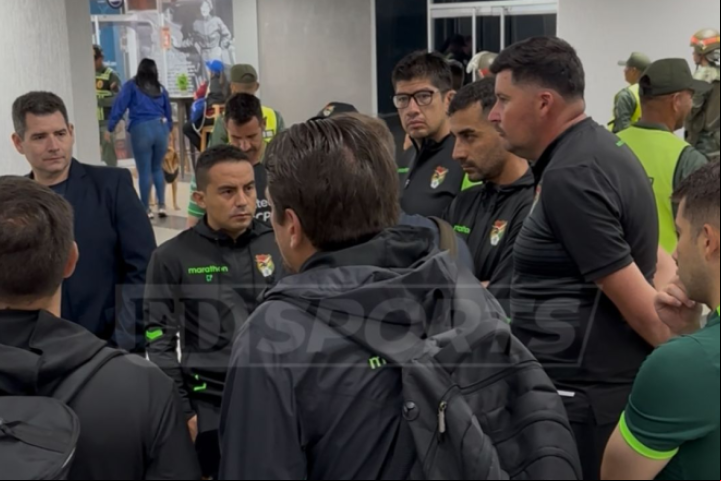 Preocupados. Integrantes de la delegación boliviana en Maturín la madrugada de este sábado. Foto. Pedro Rivero De Ugarte 