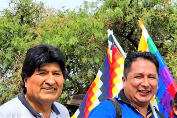 Evo Morales junto al dirigente intercultural, Enrique Mamani.