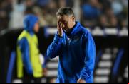 Robatto lamenta la derrota frente a Palmeiras.