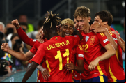 Jugadores de la selección española celebran la clasificación a la final. Foto. EFE