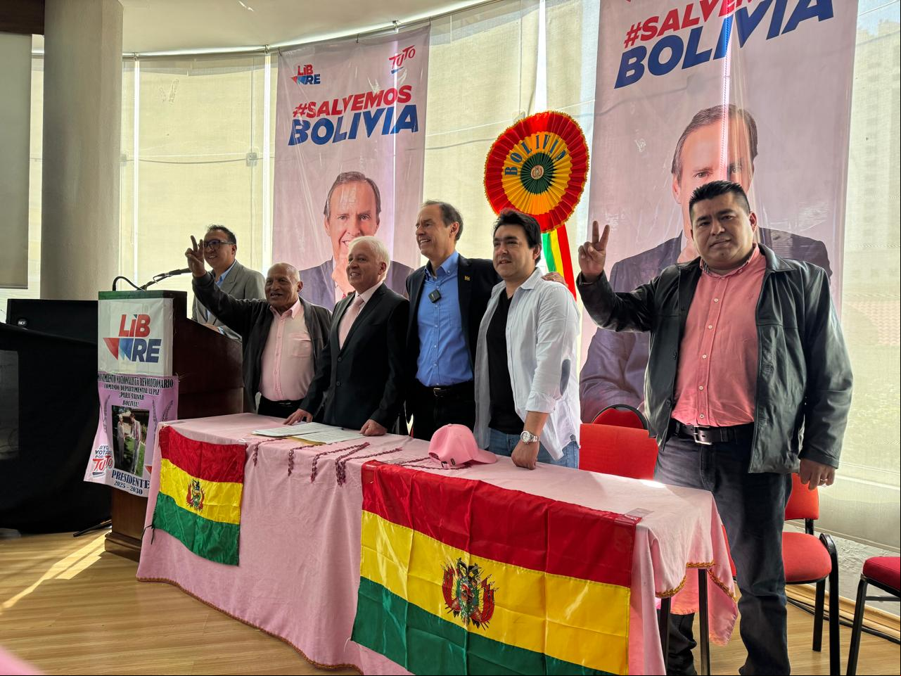 Tuto y dirigentes del MNR